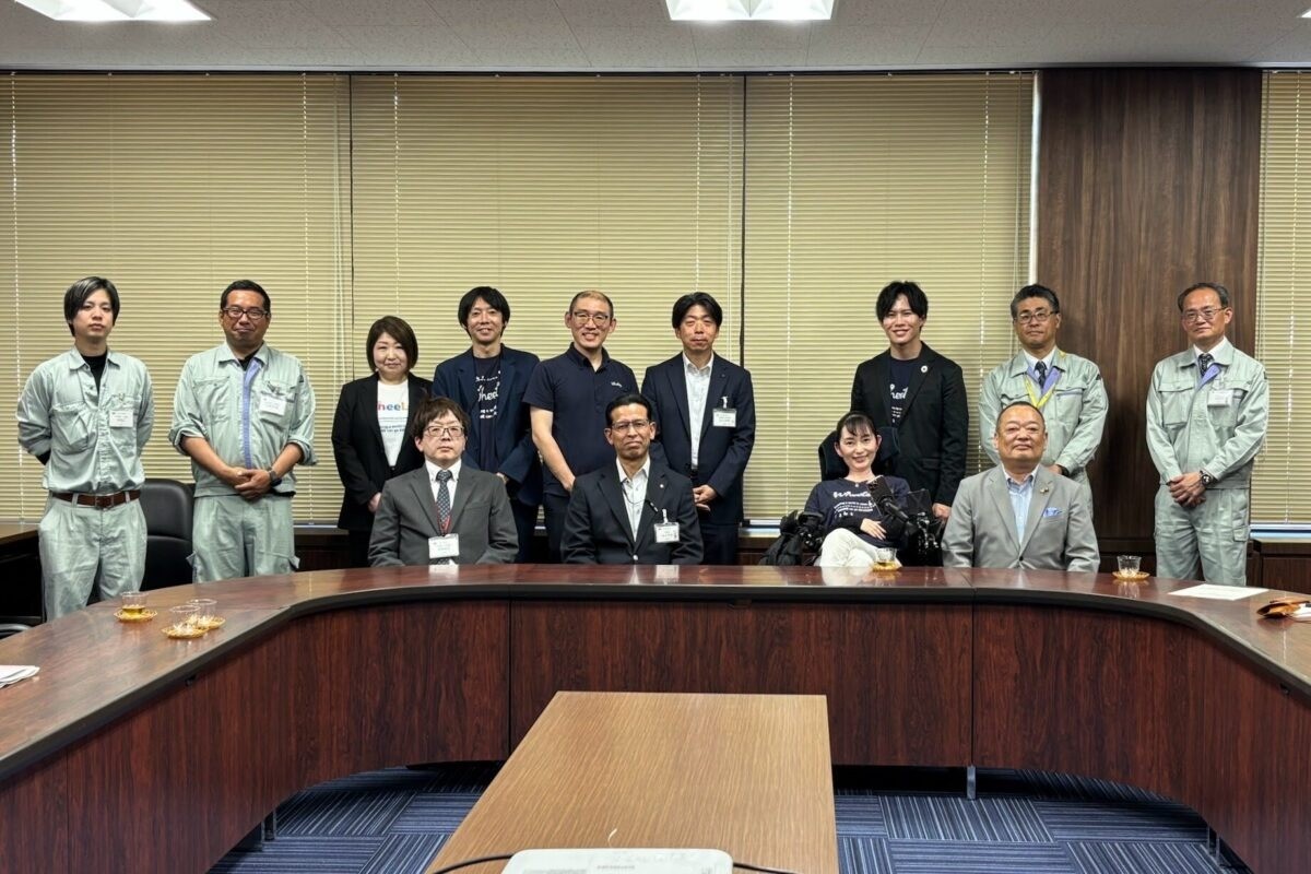 佐世保市役所を訪問し、バリアフリーの取り組みについてヒアリングしました